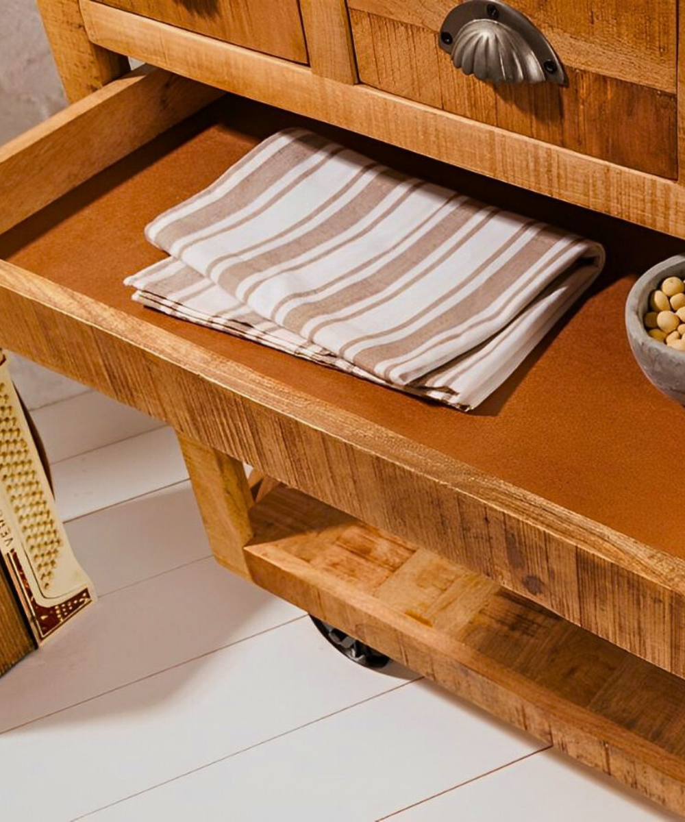 Close-up of the solid wood grain with plank-style details