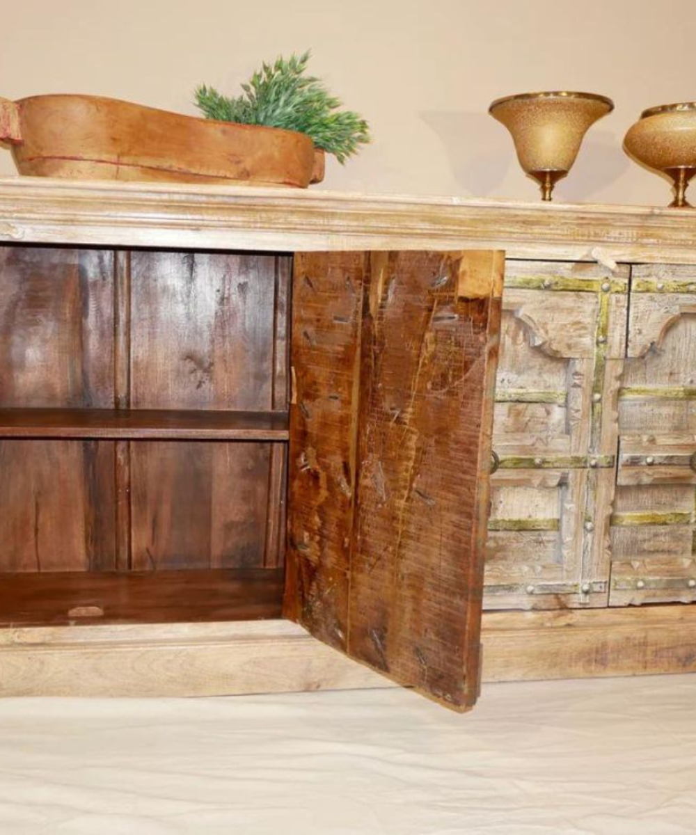 Close-up of intricate Indian carvings on the doors