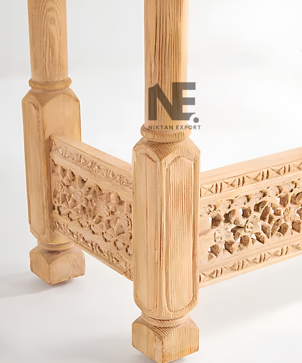 Light wood console table with decorative turned legs