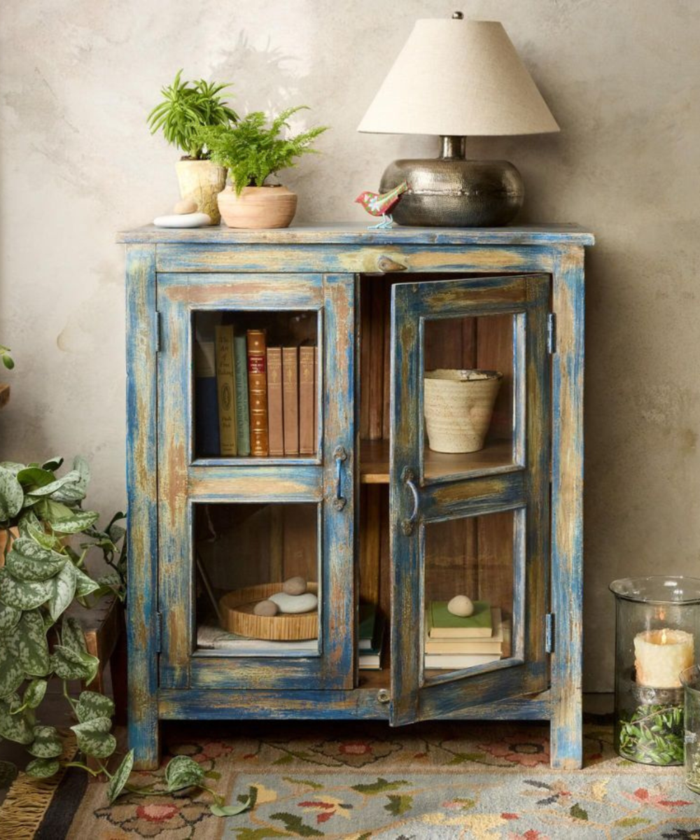 Vibrant Color Finish – Angled View of Console