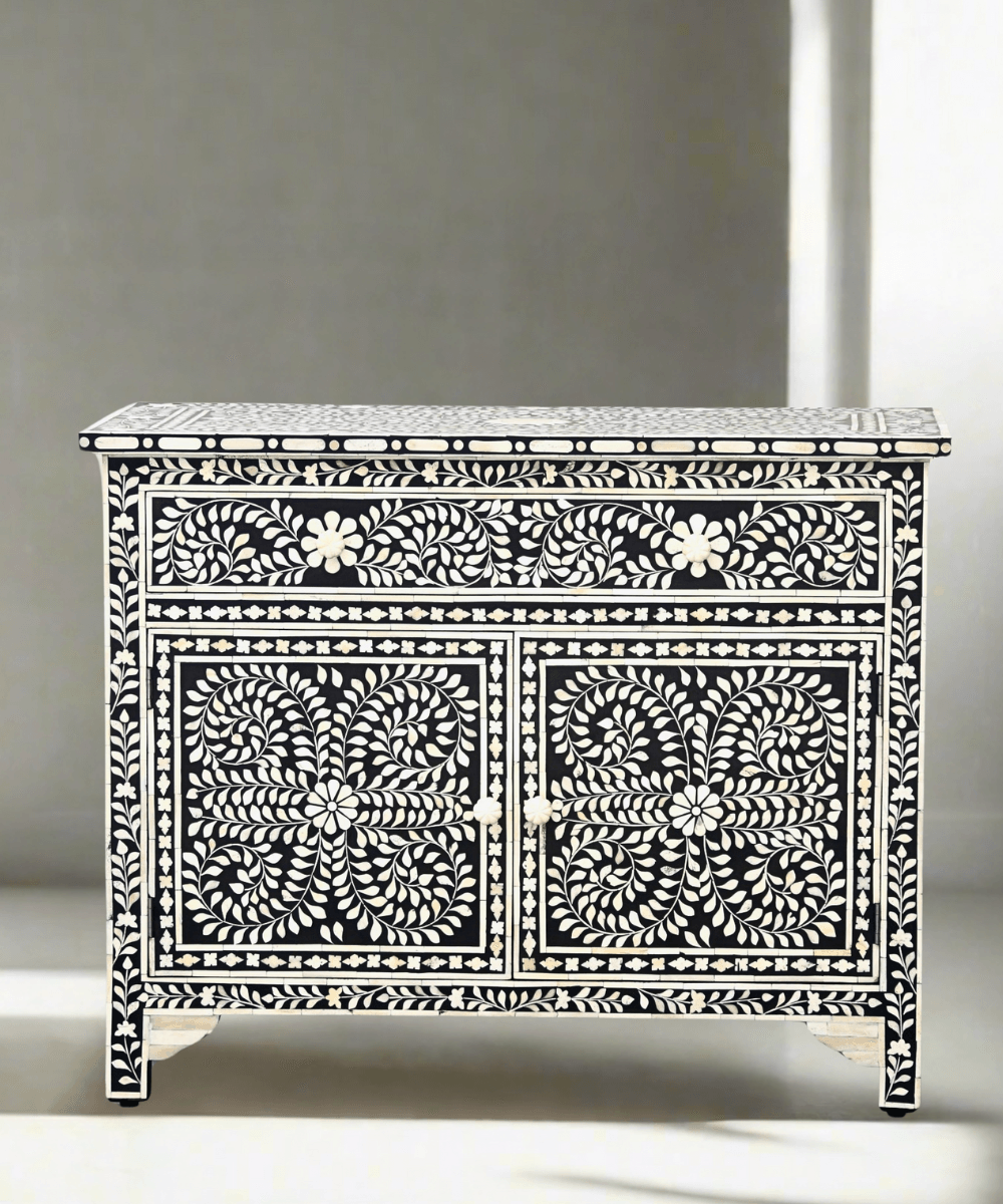 Niktan Export Bone Inlay Chest of Drawers Curved 4-Drawer Chest Almond Stripe Design - NikTan Export
Front view of Almond Stripe Bone Inlay Curved Chest