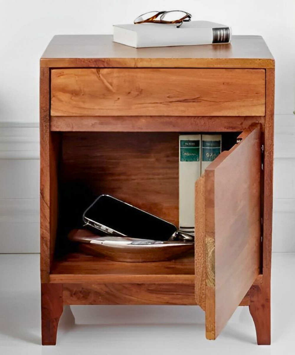 Minimalist nightstand with sturdy wooden legs