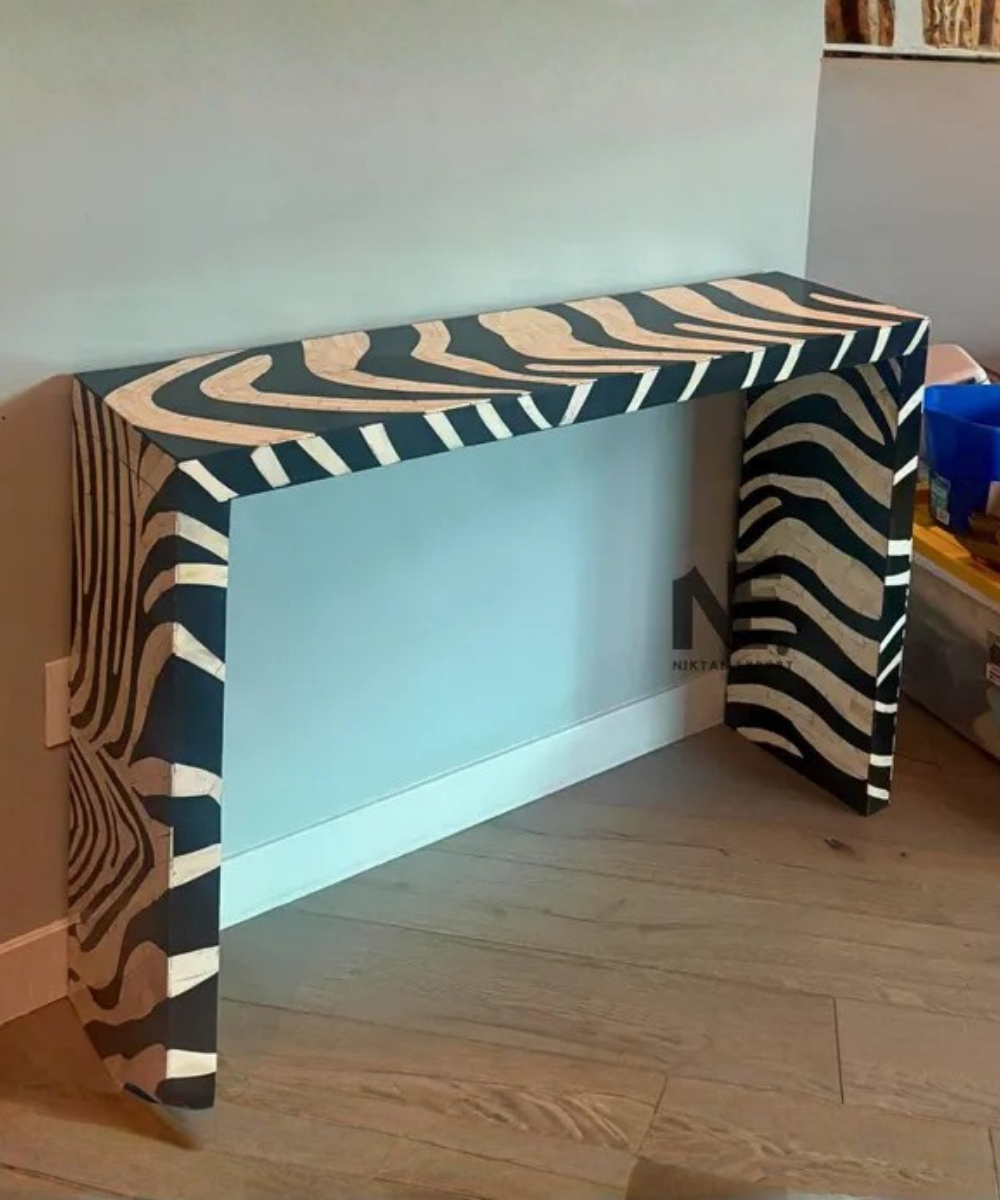 Handmade black and white bone inlay console table