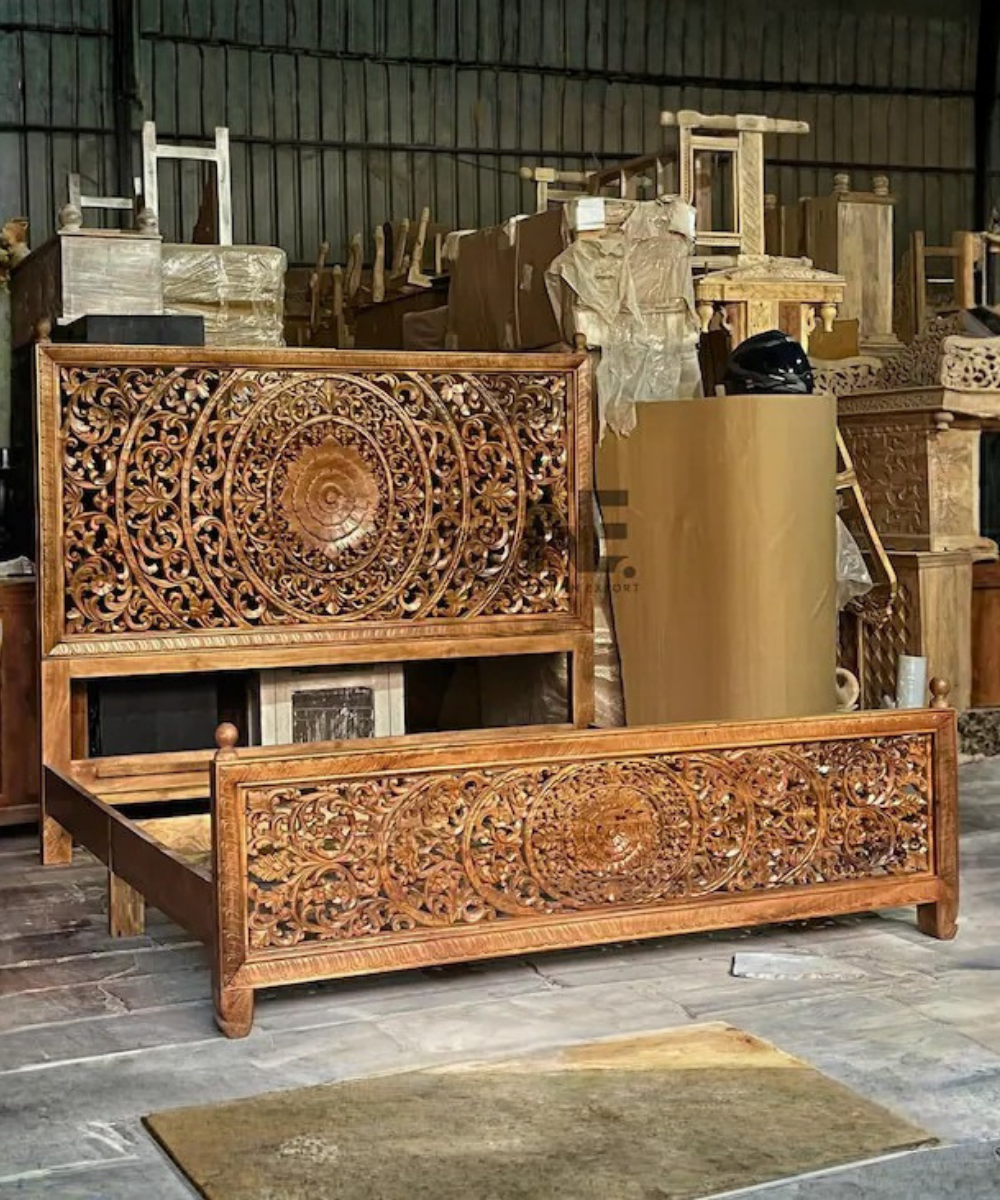 Floral carved wooden king bed frame for bedroom