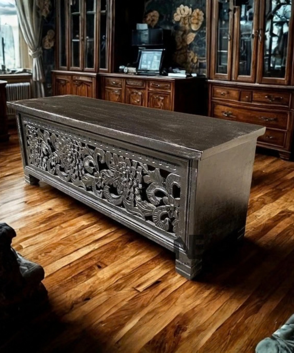 Floral hand-carved mango wood trunk