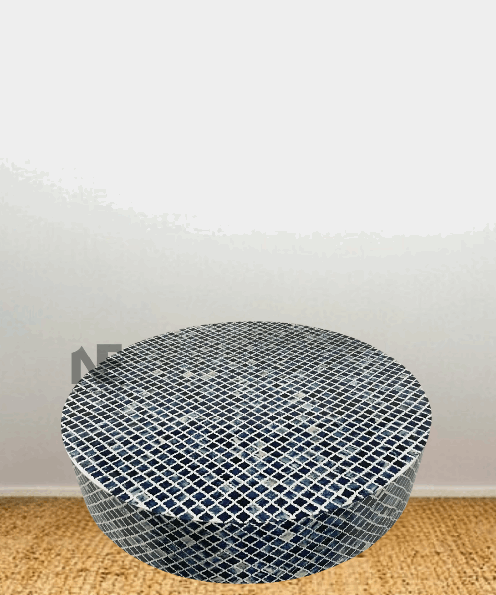 Foldable brass legs – gold finish close-up