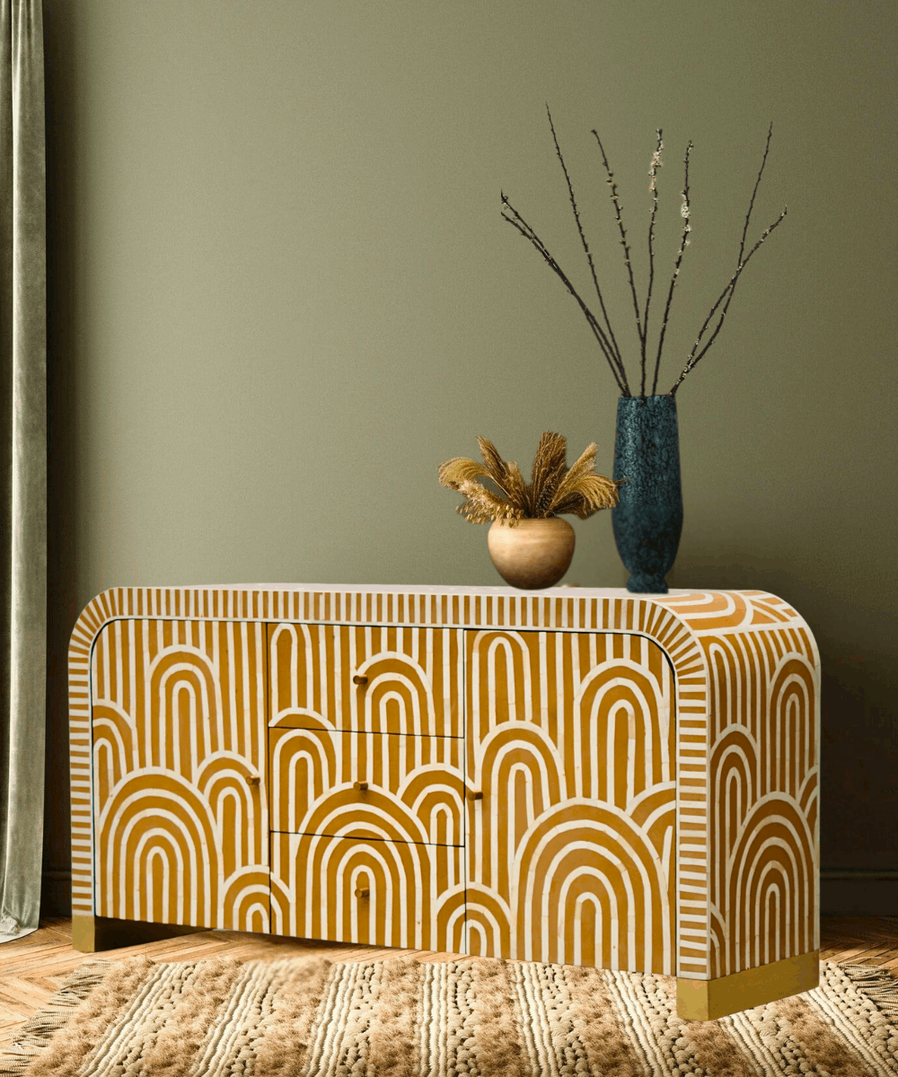 Detailed view of the almond arch pattern with delicate floral motifs.