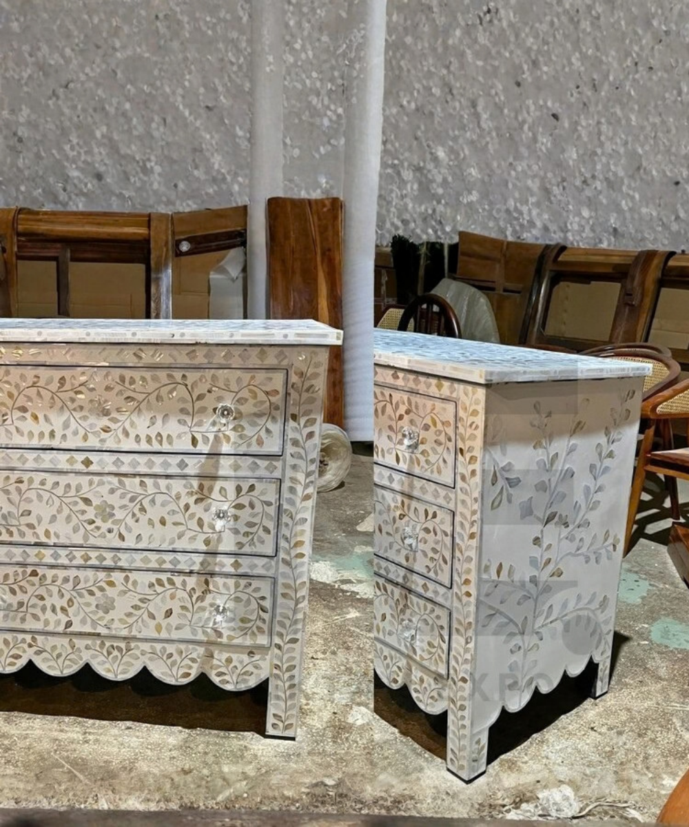 Detailed white floral Mother of Pearl inlay