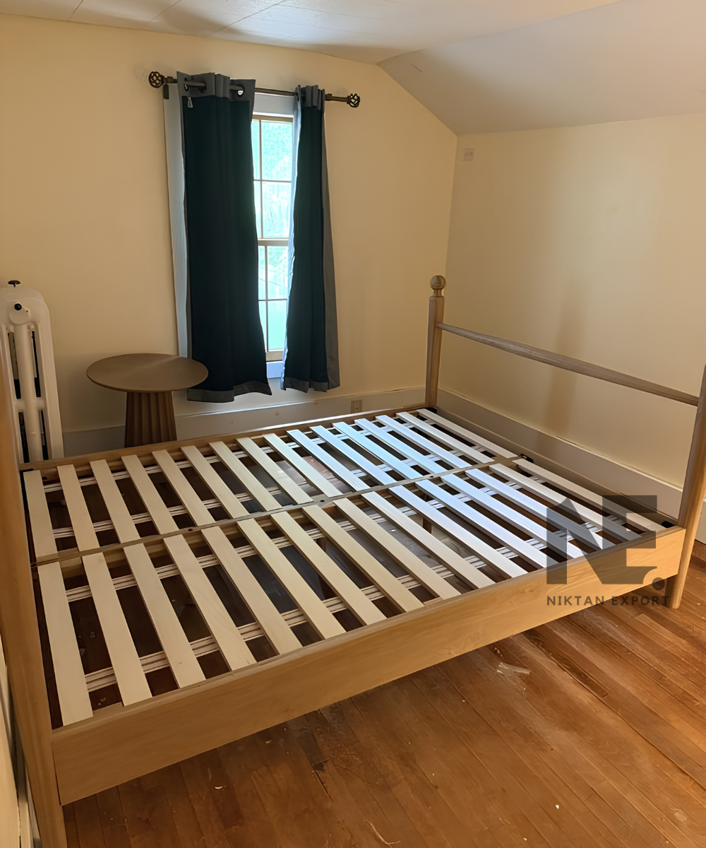 Oak wood poster bed with white bedding